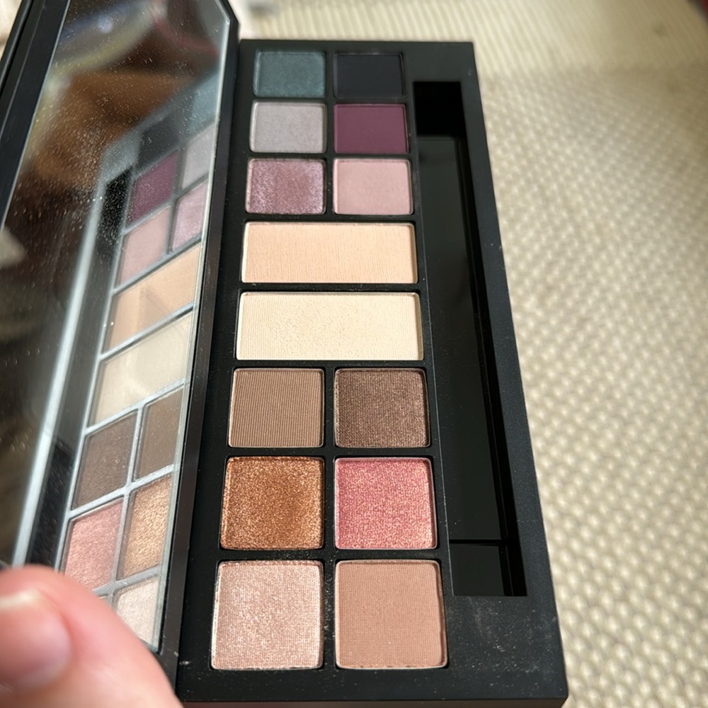 Smash box The Love Edit Eyeshadow Palette - Picture 3 of 4